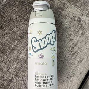 Owala Snoopy Insulated Water Bottle32 oz
